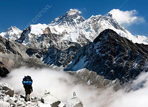 View of Everest from Gokyo with tourist on the way to Everest
