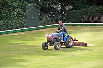 Bowling green maintenance