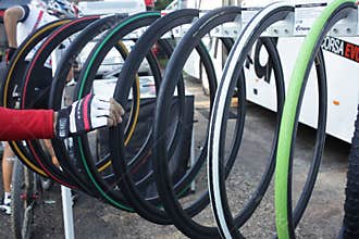 Road bike tires for racing