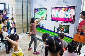 Playing interactive games with kinect xbox 360