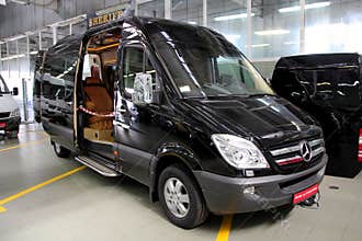Black Mercedes-Benz Sprinter 324