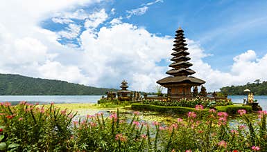Ulun Danu temple, Bali