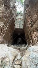 Vespasianus Titus Tunnel in Samandag, Hatay, Turkiye