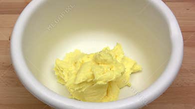 Baking A Cake - Time Lapse