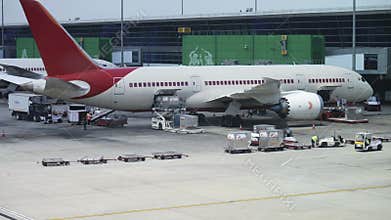 Time lapse Loading cargo plane