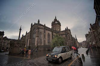 Taxi in front of the Edinburgh museum.