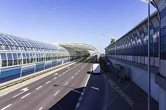 Bus stop near the sound-absorbing tunnel.