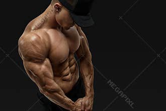 Athlete strong abs showing