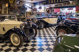BOURTON-ON-THE-WATER, GLOUCESTERSHIRE/UK - MARCH 24 : Riley Kestrel 1934 in the Motor Museum at Bourton-on-the-Water in