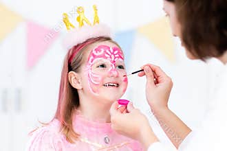 Face painting for little girl birthday party