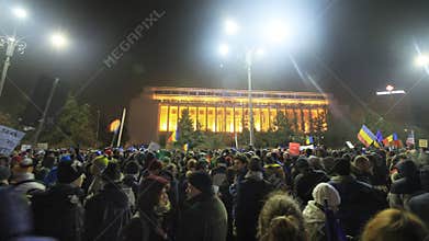 Massive protest in Bucharest - Piata Victoriei in 05.02.2017
