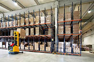 Forklifter warehouse