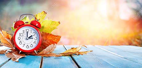 Fall Back Time - Daylight Savings End