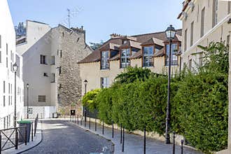 L`Ã®lot de la Reine Blanche is a collection of buildings located in the 13th arrondissement of Paris, near the Gobelins factory