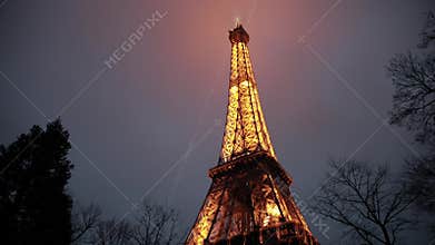 Eiffel Tower lighten up in the evening performance show Paris visited monument