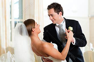 Bride and groom dancing the first dance