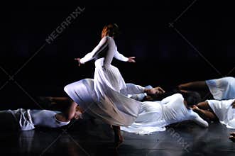 Modern Dance Performance 2