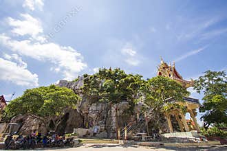 Khao Samo Khon Temple is located on the Samo Khon mountain range. In Lop Buri Province