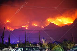 Arizona wildfire burns 119,000 acres in Tucson, Arizona