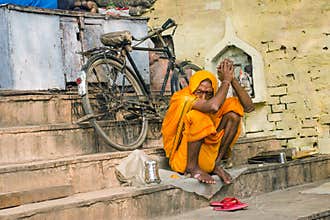 Sadhu and lonely cycle