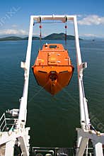 Free fall life boat