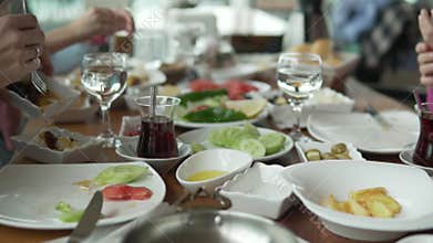 People have breakfast at the hotel