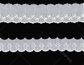 2 different lace borders