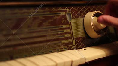 Searching Frequencies on Vintage Radio