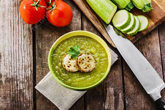 Cream zucchini soup