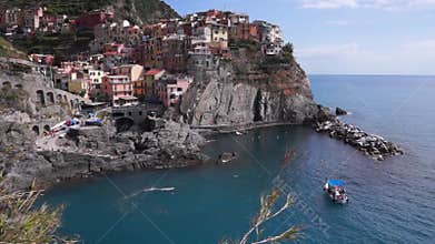 Scenes of Manarola (10 of 14)