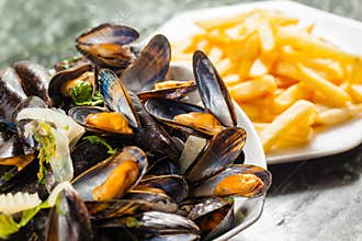 Mussels and french fries