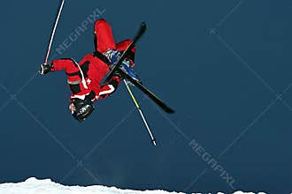 Extreme skier