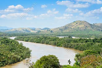 Kra Isthmus, Kra Buri River forming a natural boundary between