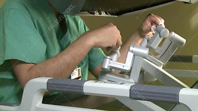 Robotic hysterectomy surgery (1 of 15)