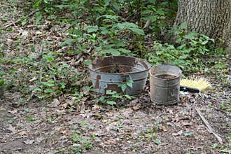 Bucket and tub