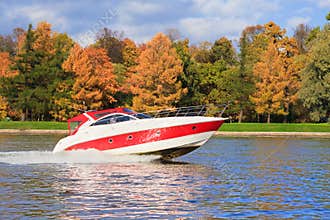 Speed boat