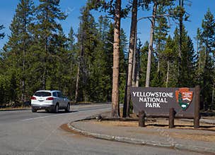 Yellowstone National Park entrance