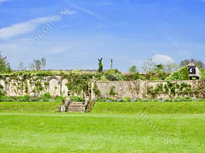 Walls and borders