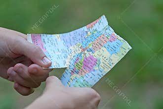 Tearing up the borders of the world globalization
