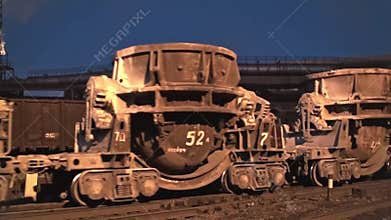 Train with liquid metal containers