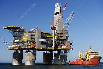 Oil drilling rig