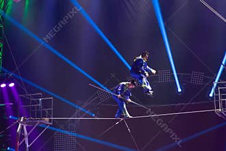 Circus team performance on stage, zirkus