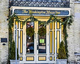 Christmas Decorations, Front Porch, Washington House