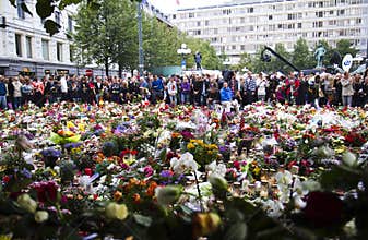 Flowers outside church in Oslo after terror 3