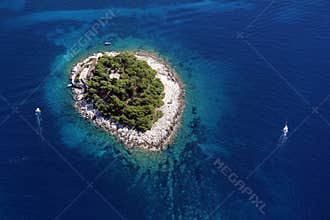 Island Galesnik from air