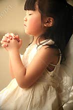 Little girl praying