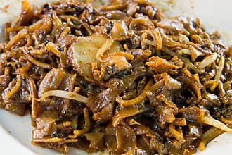 Singapore Stir Fry Noodles with Cockles