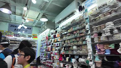 Hong Kong clothing accessories store interior rack design