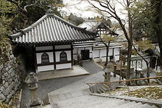 pavilions and stairs at the chion-in temple in kyoto (japan)