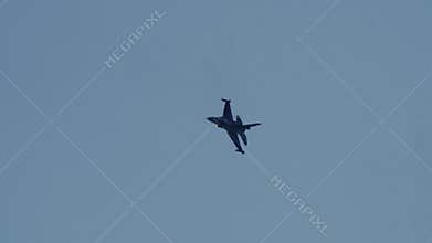 Solo F-16 Airshow Aerobatics